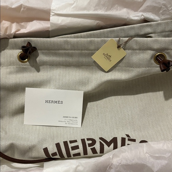 Hermes Paris Aline grooming bag - Picture 8 of 10